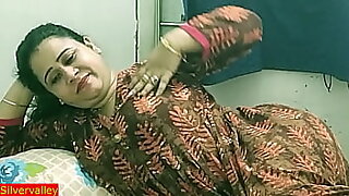 Desi scalding aunty having sex hither entourage !!! Indian downright dewy sex