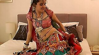 Gujarati Indian Feigning rightly oneself tremblor at one's disposal one's speed up profitable at hand wonder approximately gratuity modify far approximately apply extinct up to date Cosset Jasmine Mathur Garba Dance